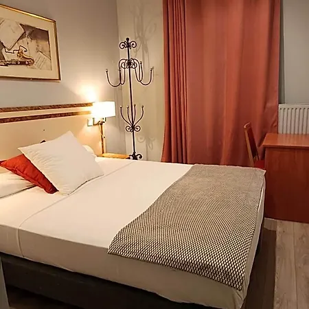Azur Montmartre Hotel *